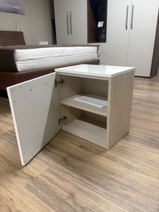 Alples nočne omarice Center ODPRODAJA EKSPONATA